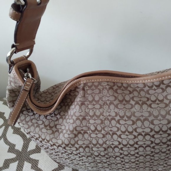 Coach Shoulder Bag - Picture 6 of 16